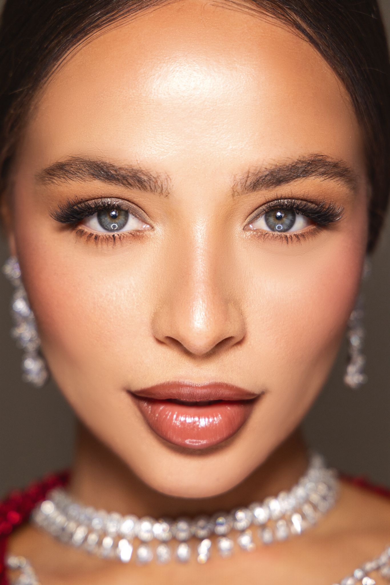 Soft bridal glamour look
